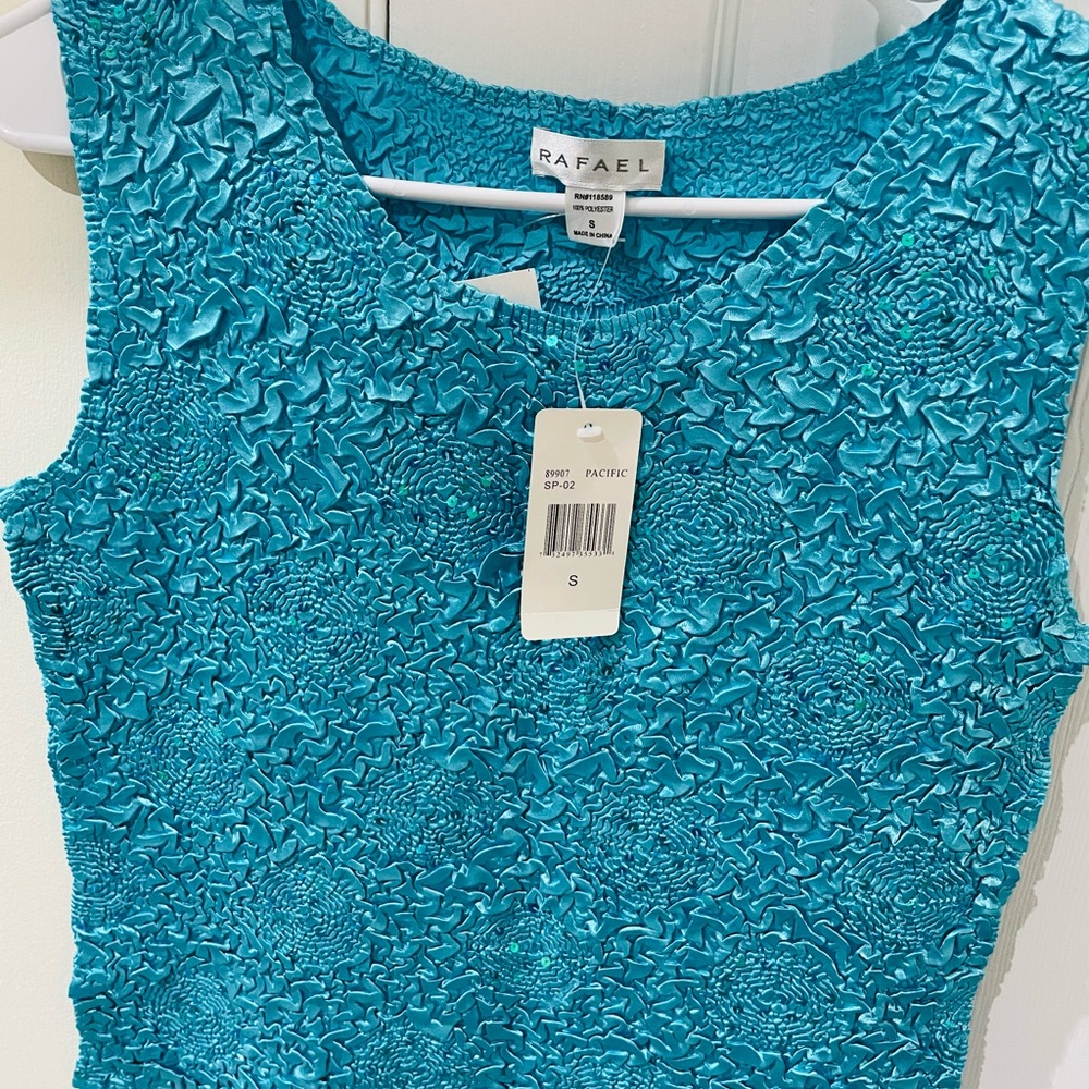 Woman -top - brand new - size small